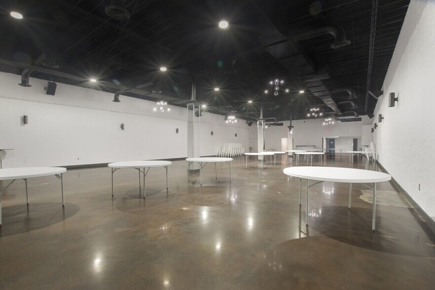 More Photos Of 6704 Harrisburg Blvd, Houston Freestanding For Lease