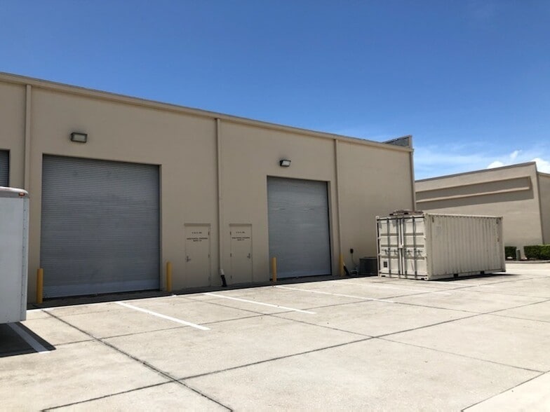 More Photos Of 10530 Portal Crossing, Bradenton Light Manufacturing For Lease