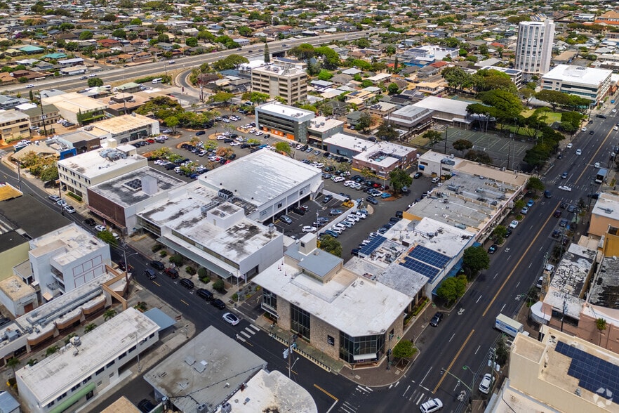 More Photos Of 1126 12th Ave, Honolulu Office For Sale