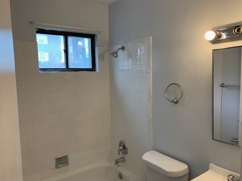 More Photos Of 2713-2715 Benton Blvd, Kansas City Apartments For Sale