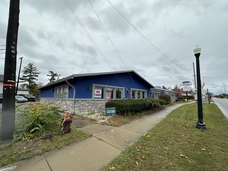 More Photos Of 28333 Grand River Ave, Farmington Hills Auto Dealership For Sale