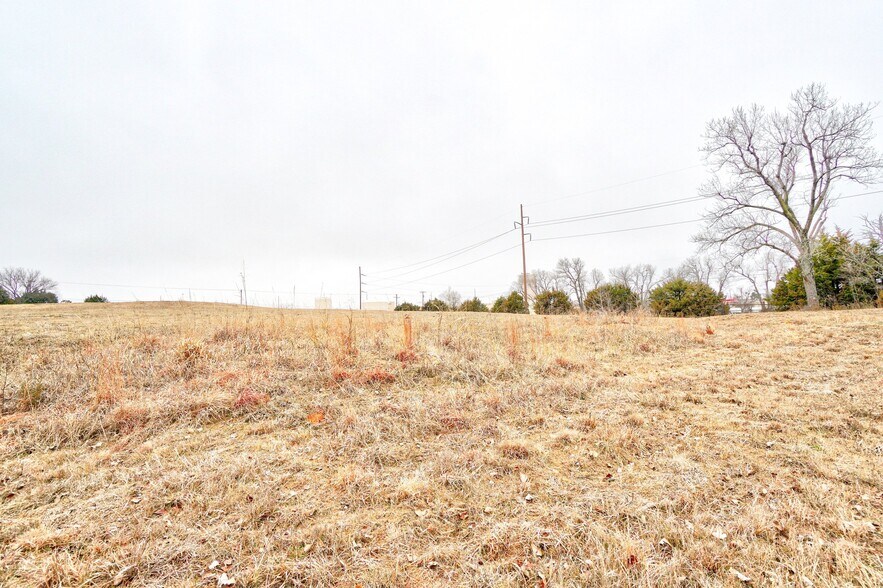 More Photos Of SE/c of SE 36th & Douglas Blvd, Oklahoma City Land For Lease