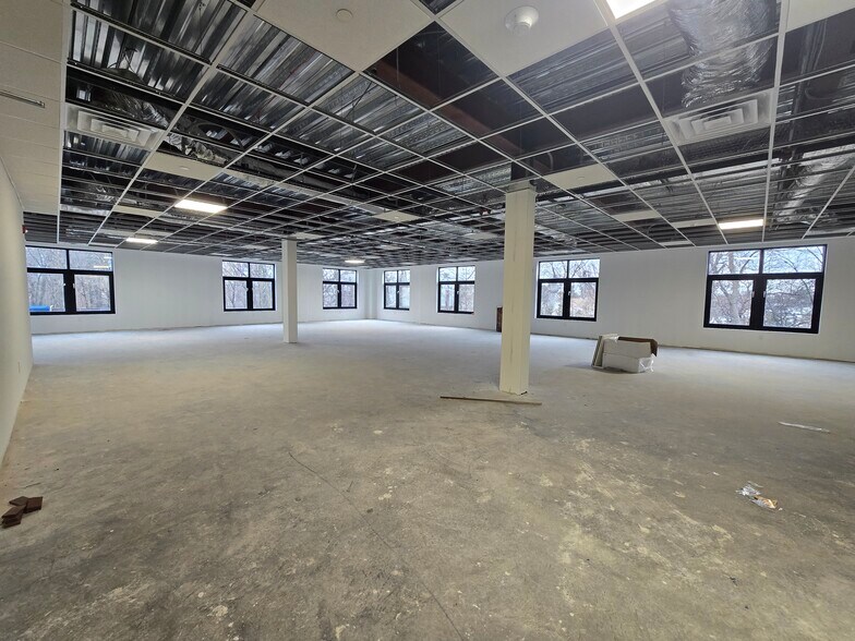 More Photos Of 374 Green St, Woodbridge Coworking Space