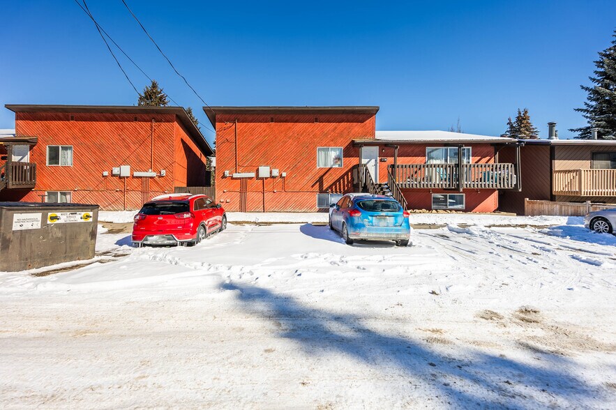 More Photos Of 4607 73 St NW, Calgary Apartments For Sale