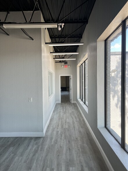 More Photos Of 4815-4817 E Busch Blvd, Tampa Storefront Retail Office For Lease