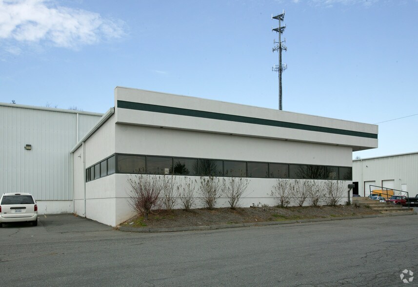 More Photos Of 5170 Indiana Ave, Winston-Salem Warehouse For Lease