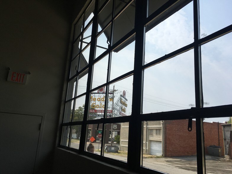 More Photos Of 1335 E 11th St, Tulsa Freestanding For Lease