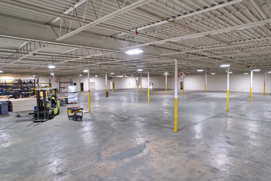More Photos Of 547 Mill St, Williamston Manufacturing For Lease