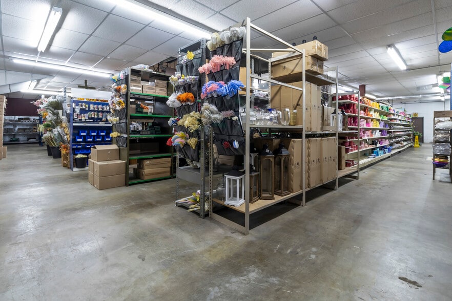 More Photos Of 2551 Tobey Dr, Indianapolis Warehouse For Sale