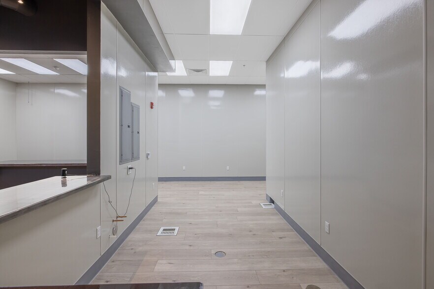 More Photos Of 215 W Main St, Visalia Restaurant For Lease