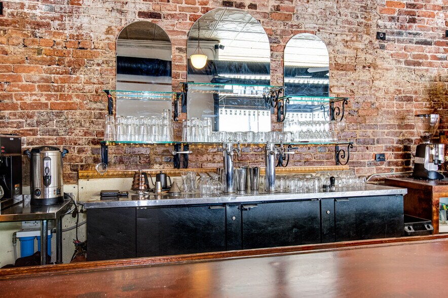 More Photos Of 215 10th St, Augusta General Retail For Sale