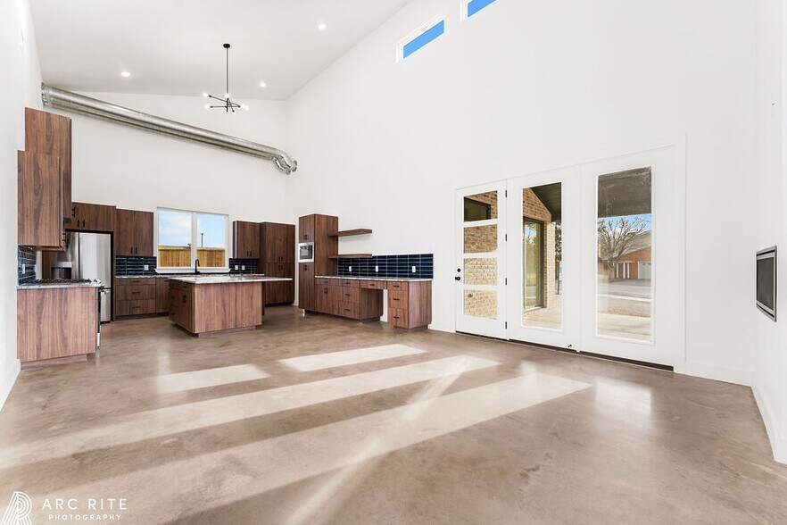 More Photos Of 2303 Toledo-4509 22nd Pl, Lubbock Specialty For Sale