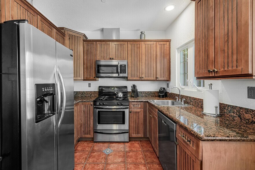 More Photos Of 520 Chuckwalla Rd, Palm Springs Apartments For Sale