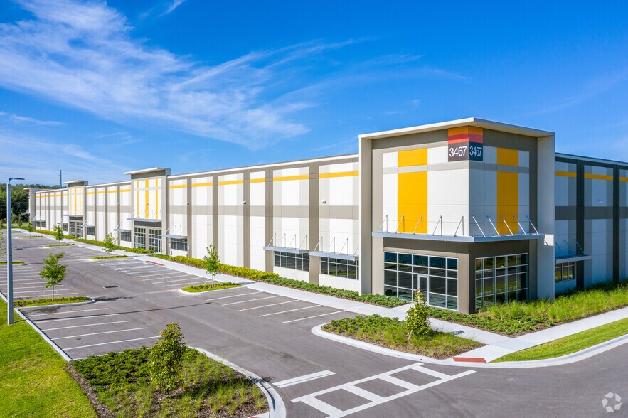 More Photos Of 3467 Wd Judge Dr, Orlando Warehouse For Lease