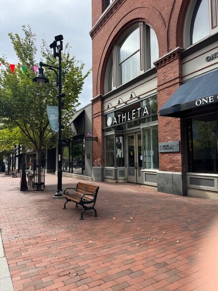 More Photos Of 1 Church St, Burlington Office For Lease