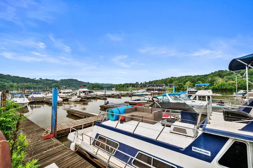 More Photos Of 228 Arch St, Verona Marina For Sale