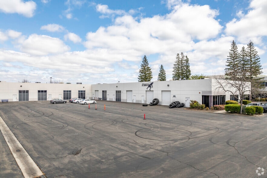 More Photos Of 1376 Lead Hill Blvd, Roseville Flex For Lease
