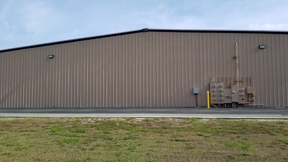 More Photos Of 830 NE 24th Ln, Cape Coral Warehouse For Sale