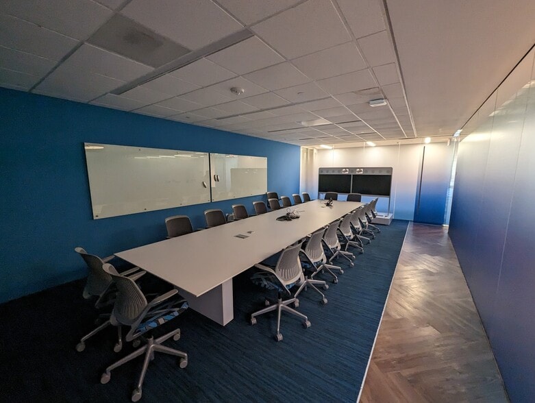 More Photos Of 11410 Greens Crossing Blvd, Houston Light Manufacturing For Sale