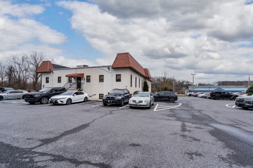 More Photos Of 621 Stemmers Run Rd, Essex Medical For Lease