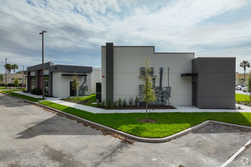 More Photos Of 13504 Village Park Dr, Orlando Medical For Sale