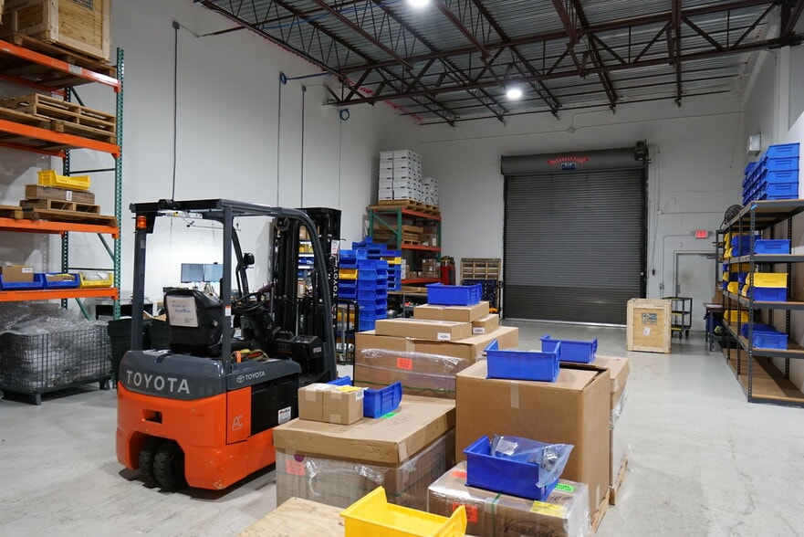 More Photos Of 1432 E Newport Center Dr, Deerfield Beach Warehouse For Lease