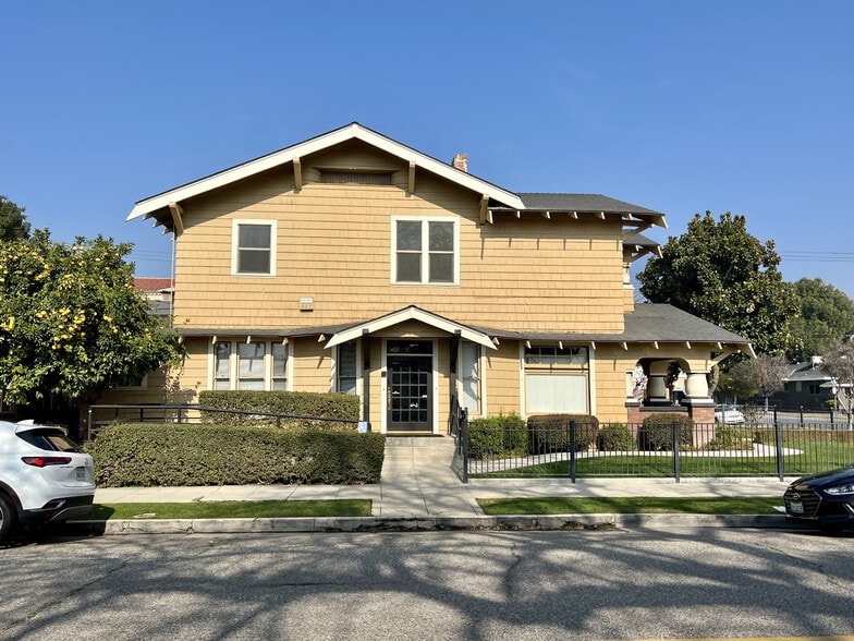 More Photos Of 1701 F St, Bakersfield Loft Creative Space For Lease