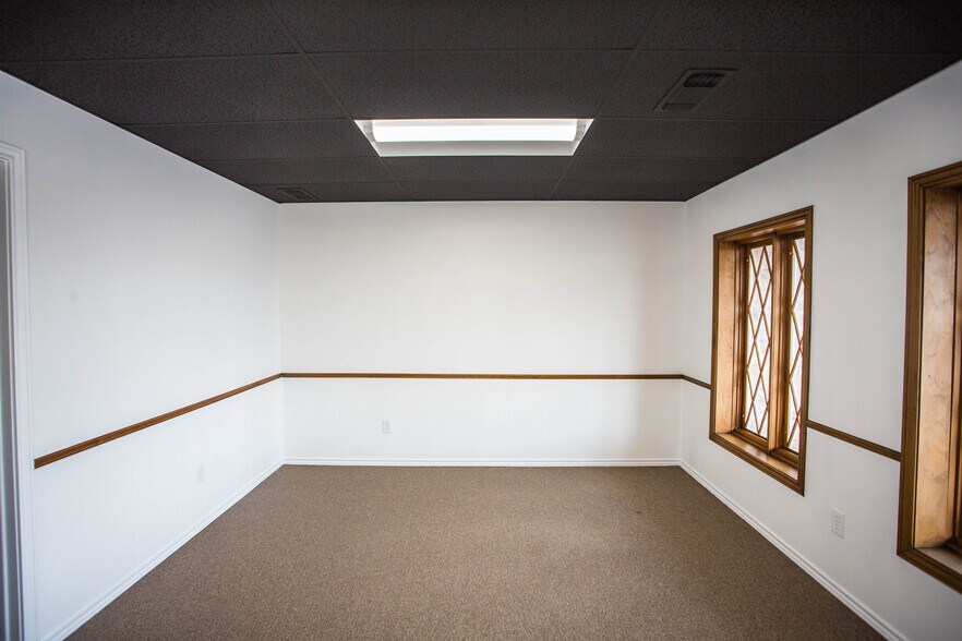 More Photos Of 2811 74th St, Lubbock Office Residential For Sale