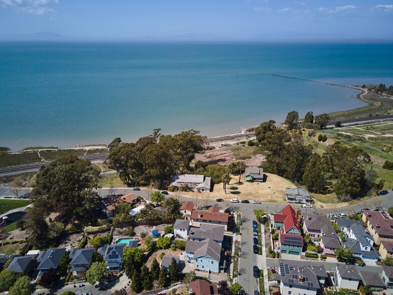 More Photos Of Railroad @ Promenade Street, Hercules Land For Sale