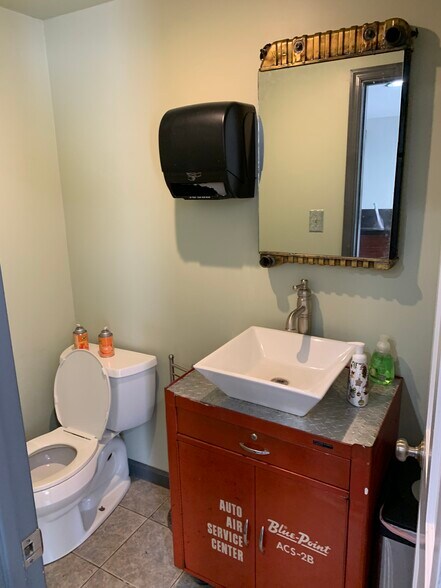 More Photos Of 330 Strode Ave, Coatesville Auto Repair For Sale