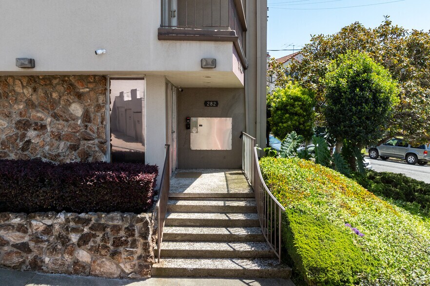 More Photos Of 282 Wayne Ave, Oakland Apartments For Sale