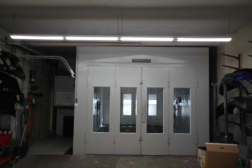 More Photos Of 73 W Boylston Dr, Worcester Auto Repair For Lease