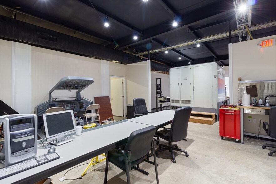 More Photos Of 2108 Ranch Road 12, San Marcos General Retail For Sale