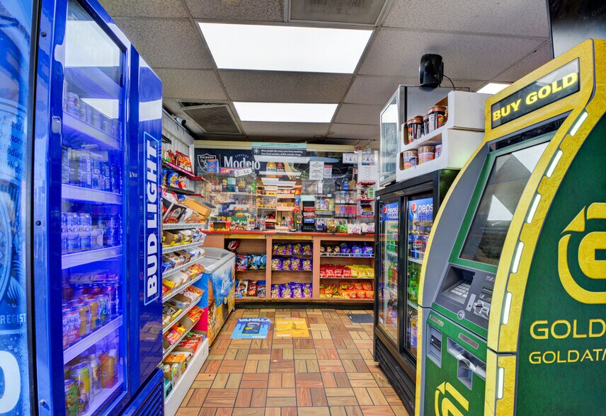 More Photos Of 3283 N Las Vegas Blvd, Las Vegas Service Station For Sale