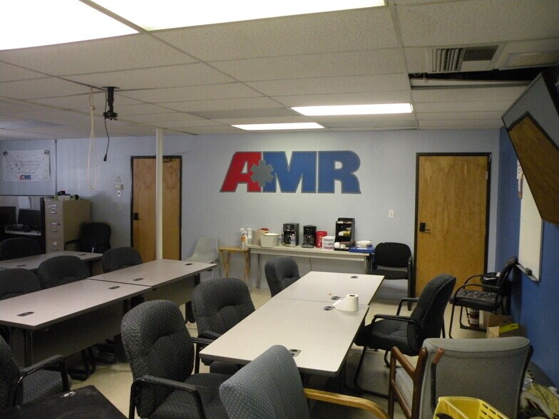 More Photos Of 3121 E Avenue I, Lancaster Freestanding For Sale