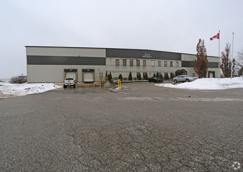 More Photos Of 396 Henry St, Brantford Manufacturing For Lease