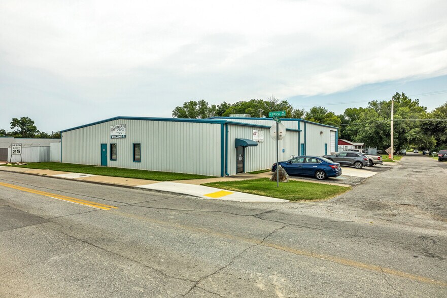 More Photos Of 1113 N Utica Ave, Tulsa Industrial For Sale