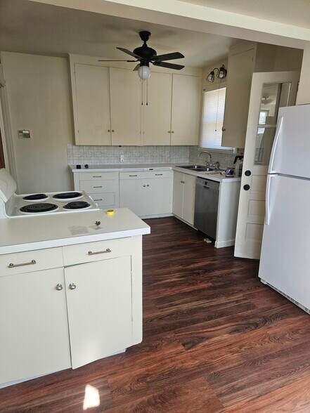 More Photos Of 1397-1407 SE 130th Ave, Portland Apartments For Sale