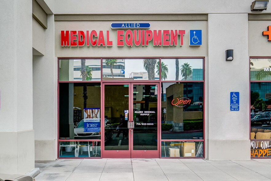 More Photos Of 424 S Main St, Orange Storefront For Lease