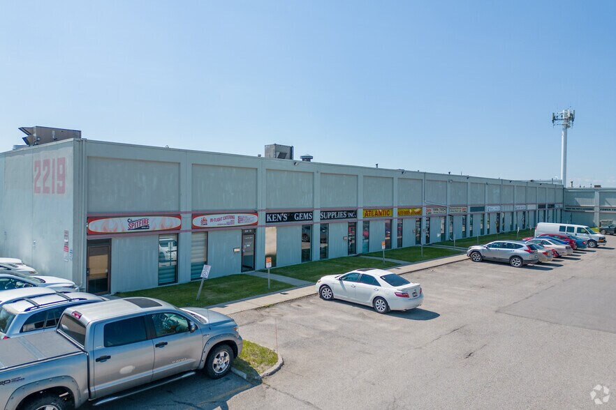 More Photos Of 2219 35th Ave NE, Calgary Service For Sale