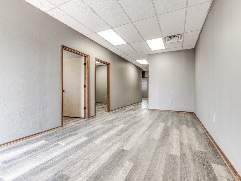 More Photos Of 4900 S Rockwell St, Oklahoma City Warehouse For Lease