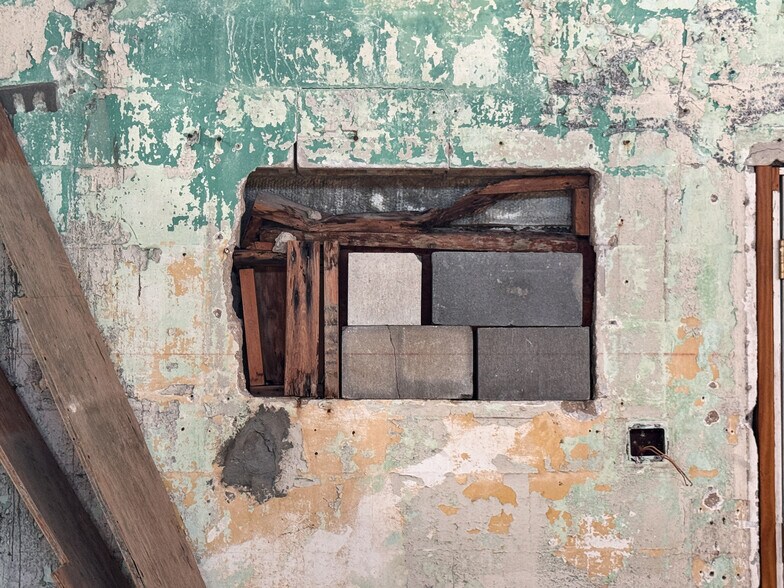 More Photos Of 701 W King St, Cocoa Warehouse For Sale