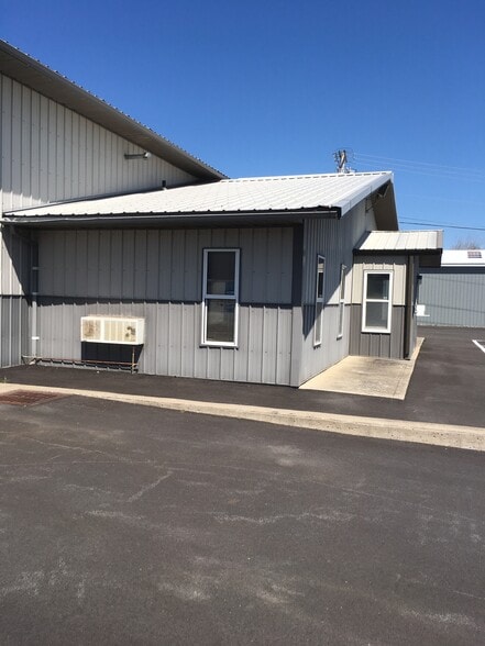 More Photos Of 6263 Taft Rd, Syracuse Warehouse For Lease