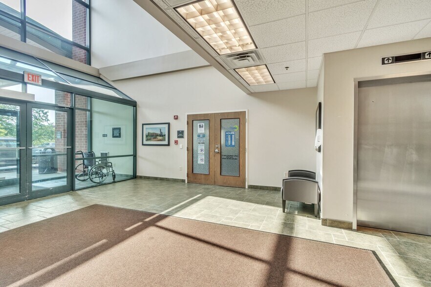 More Photos Of 18051 River Rd, Noblesville Medical For Lease