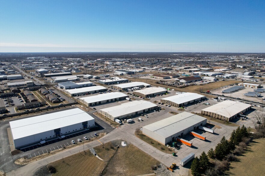 More Photos Of 5230 Keystone Dr, Fort Wayne Distribution For Lease