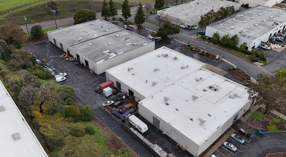 More Photos Of 500-508 Stone Rd, Benicia Warehouse For Lease