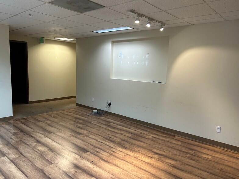 More Photos Of 417 E Huntington Dr, Monrovia Research And Development For Lease