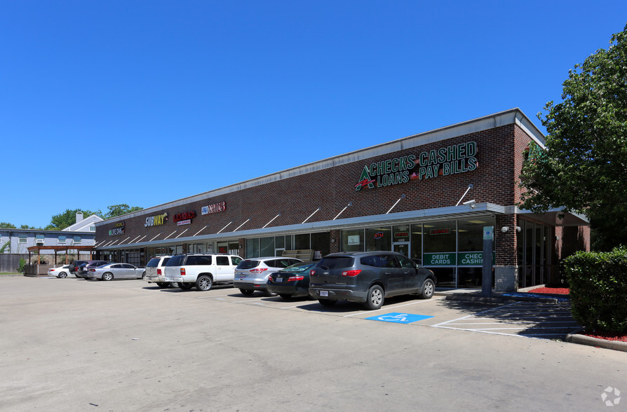 Primary Photo Of 2525 Southmore Blvd, Houston Unknown For Lease