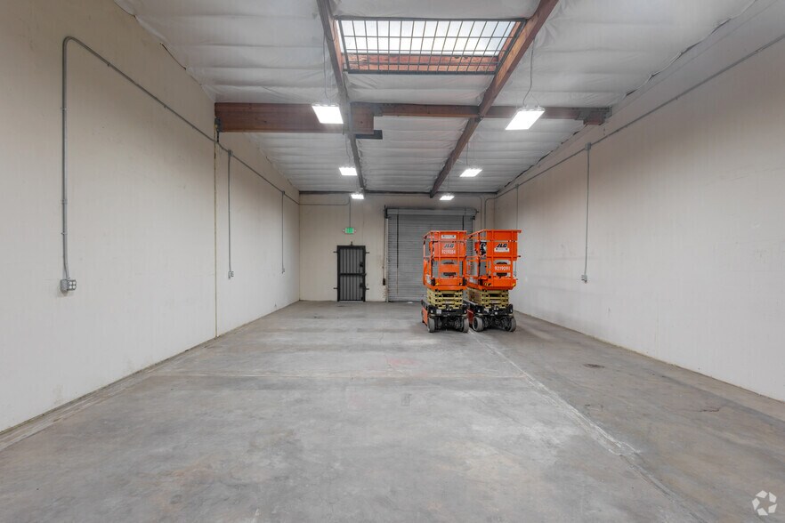 More Photos Of 30139 Industrial Pky SW, Hayward Research And Development For Lease