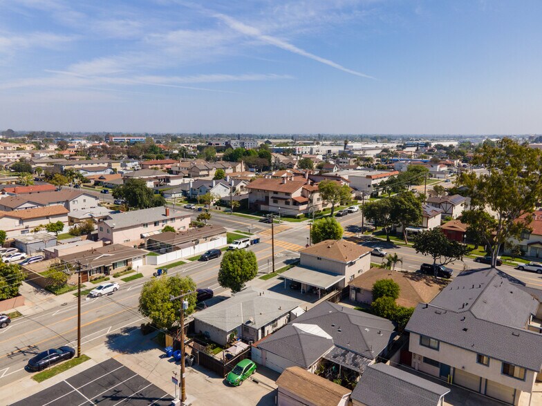 More Photos Of 10861 Walnut St, Los Alamitos Apartments For Sale